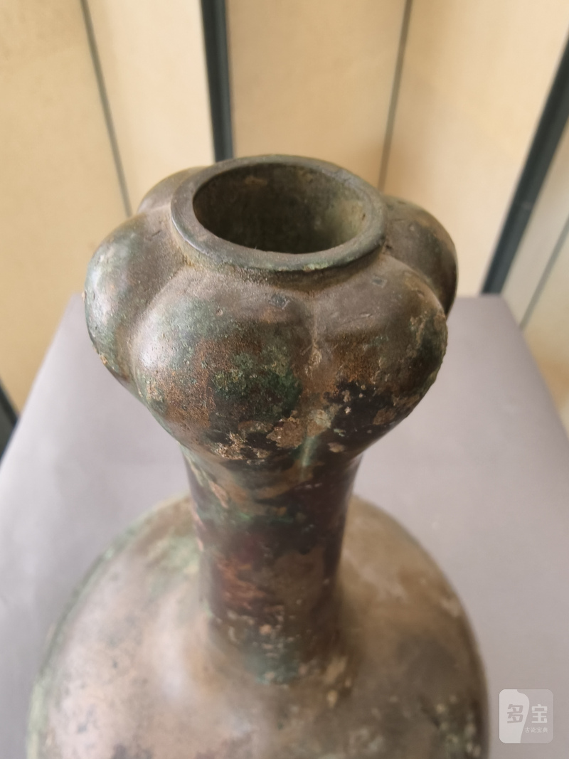 A bronze "garlic head" bottle vase - 图7